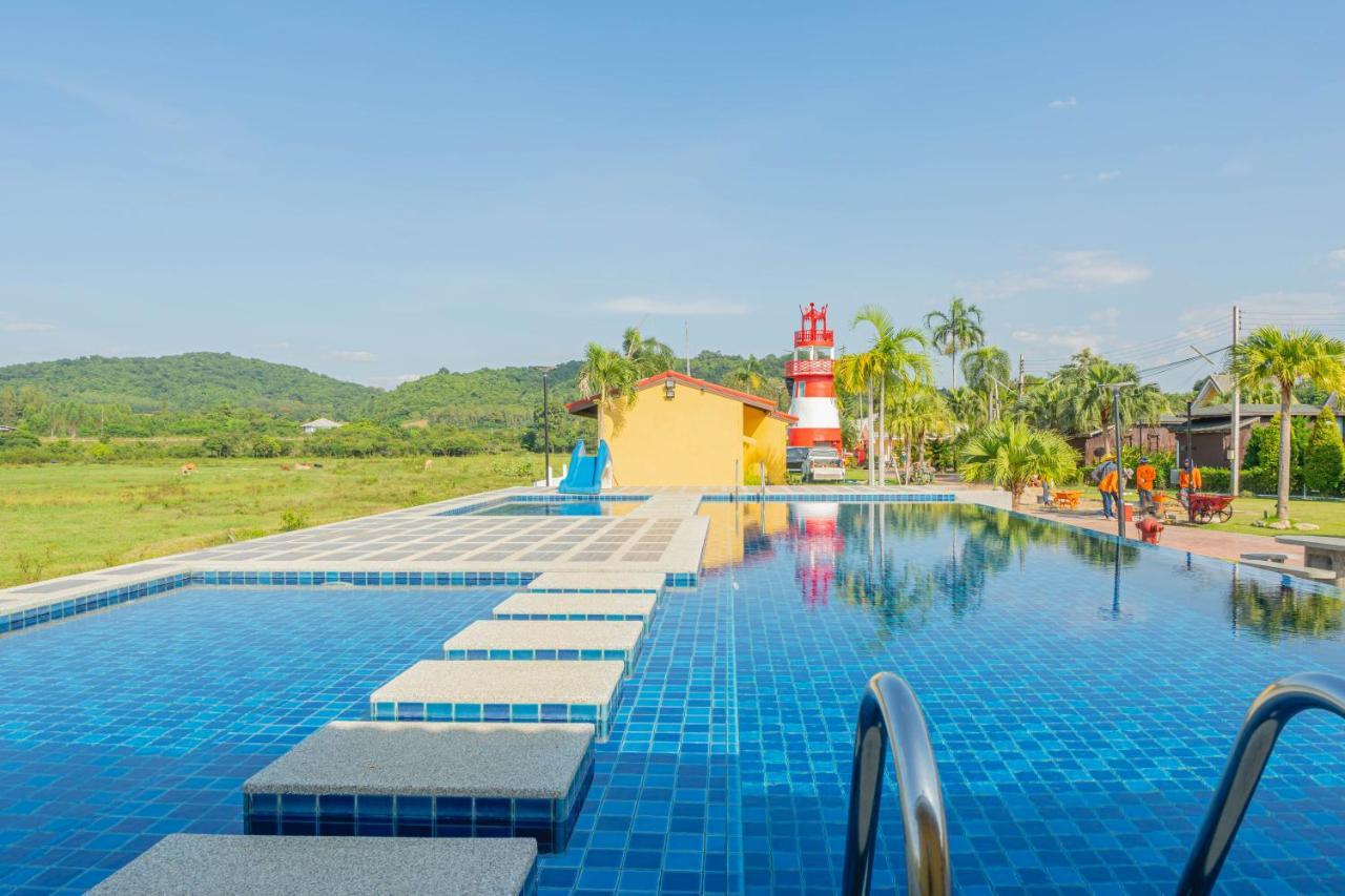 Apinya Resort Bangsarey Ban Tao Than Kültér fotó