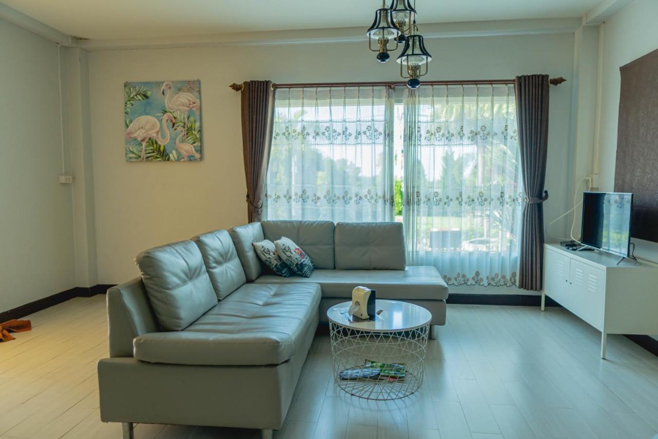 Apinya Resort Bangsarey Ban Tao Than Kültér fotó